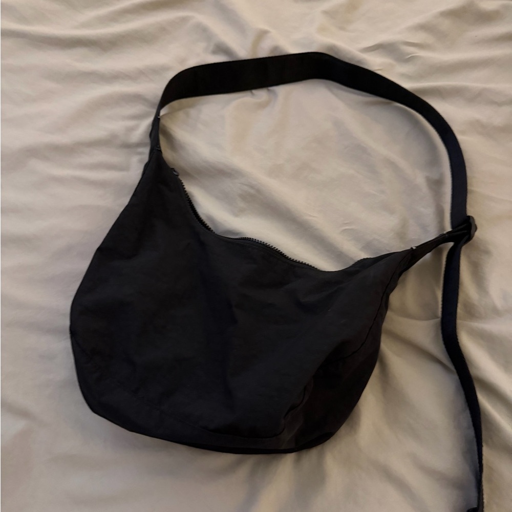 BAGGU Medium Nylon Crescent Bag